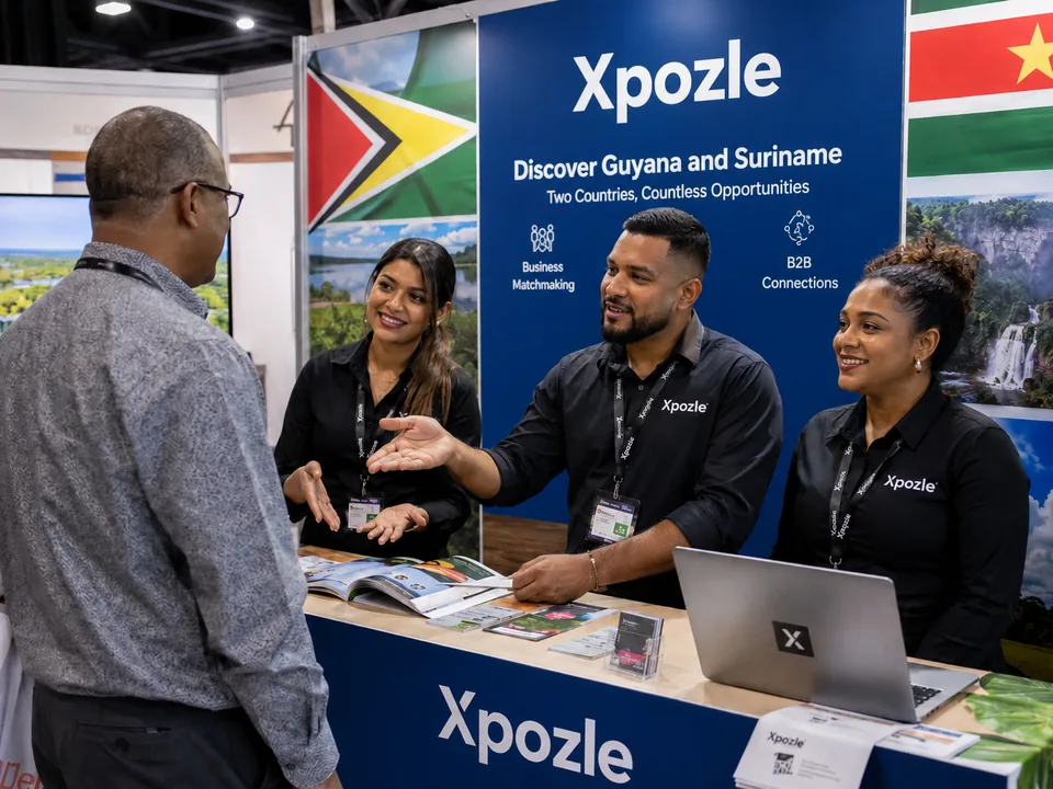 Xpozle Marketing Team ontvangt bezoekers bij een professionele beursstand